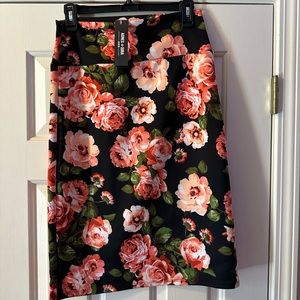 Agnes & Dora Floral print pencil skirt Large NWT.